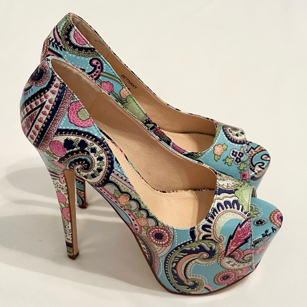 ShoeDazzle Bethany Blue/Multicolor Peep-Toe Platform Stilettos w/6” heel - 7.5